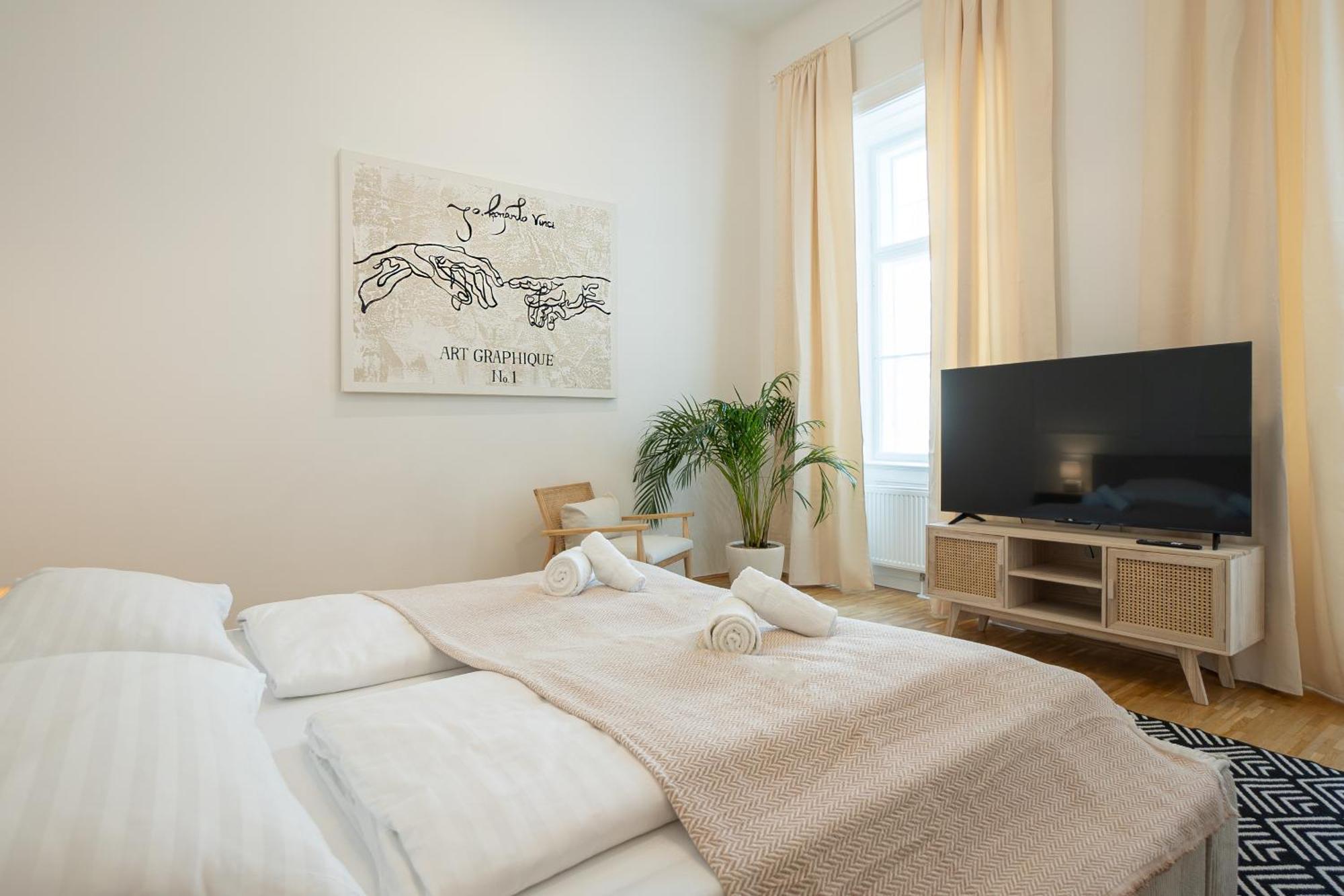 וינה Vibrant 107 M2 Flat In The City Center מראה חיצוני תמונה